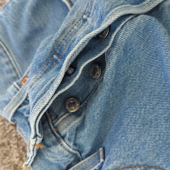 Levi's Denim Shorts - Picture 3 of 4